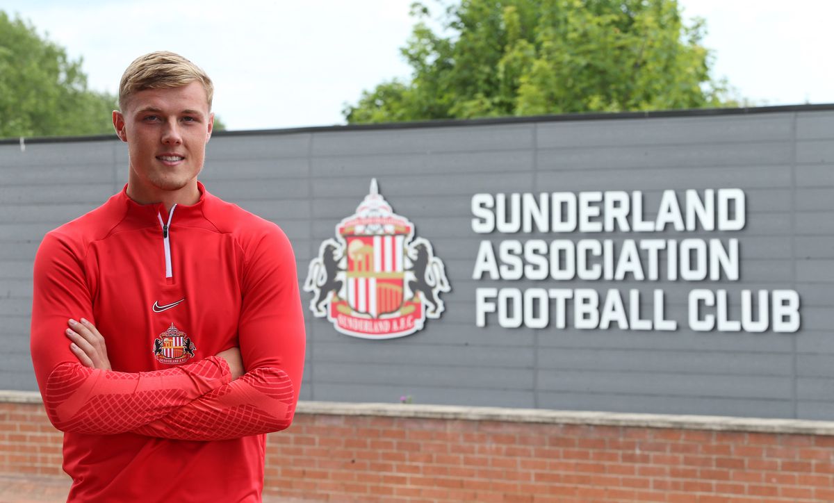 Sunderland Unveil New Signing Daniel Ballard