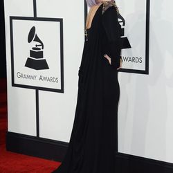 Kelly Osbourne collaborate with Badgley Mishka on her gown, which was inspired by her dad's Grammy-nominated band, Black Sabbath. 