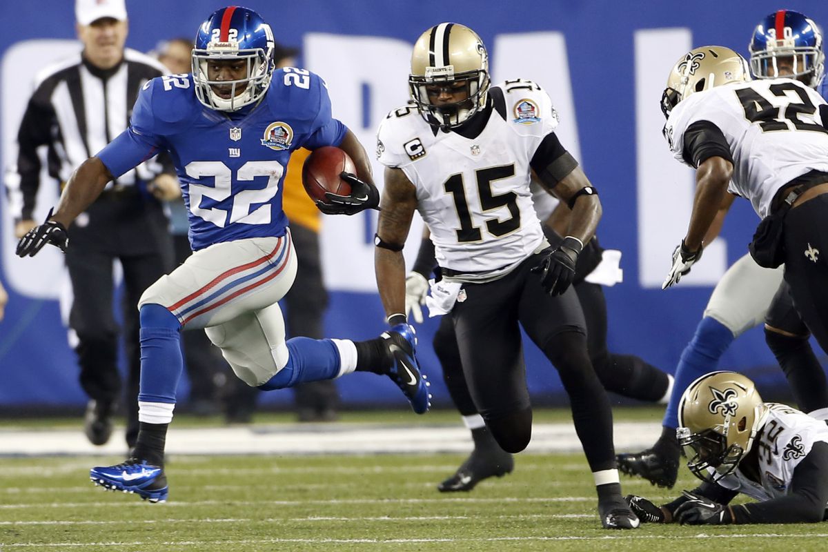 David Wilson returns a kickoff against the New Orleans Saints