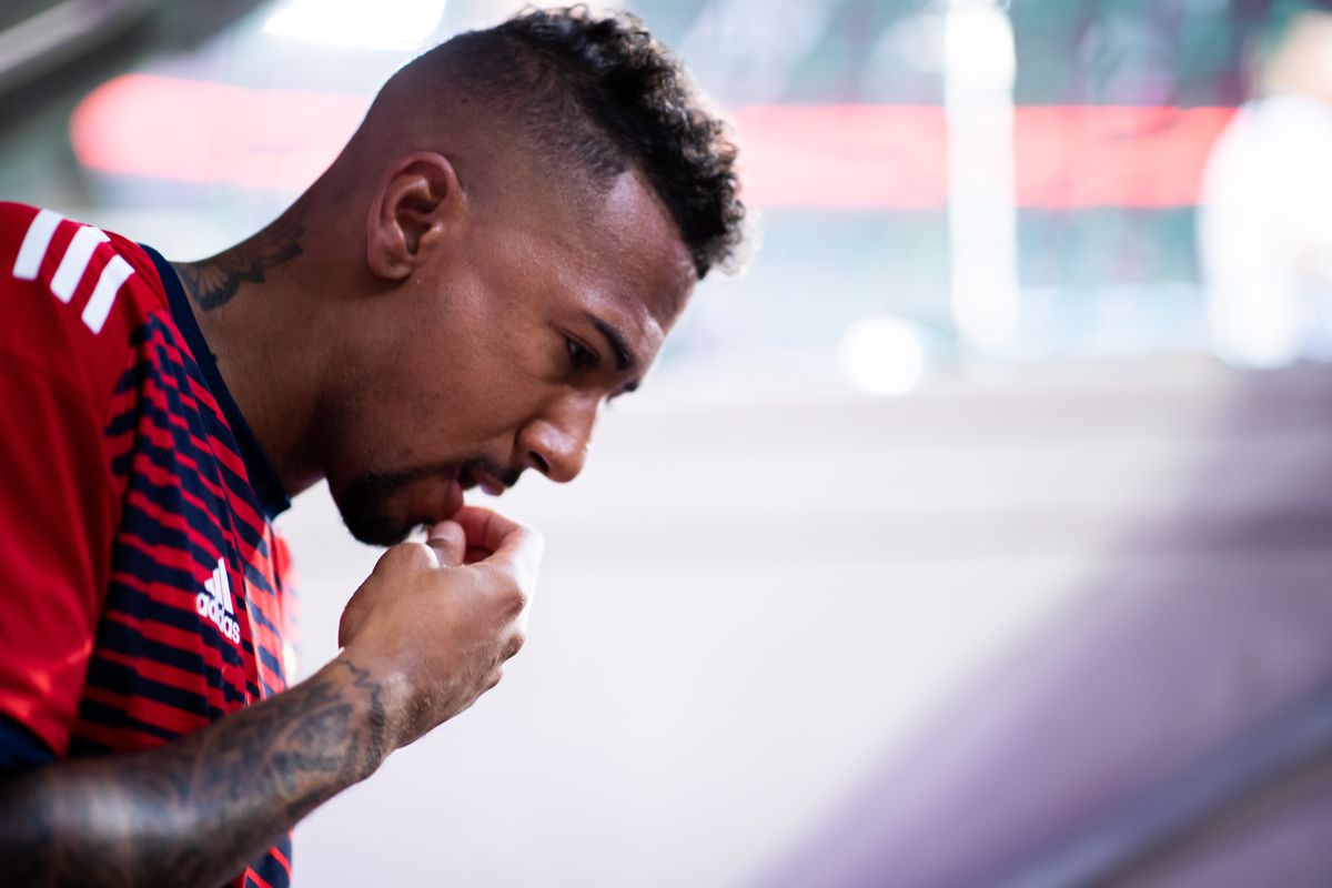 MUNICH, GERMANY - APRIL 25: Jerome Boateng of Muenchen looks on during the UEFA Champions League Semi Final First Leg match between Bayern Muenchen and Real Madrid at the Allianz Arena on April 25, 2018 in Munich, Germany.