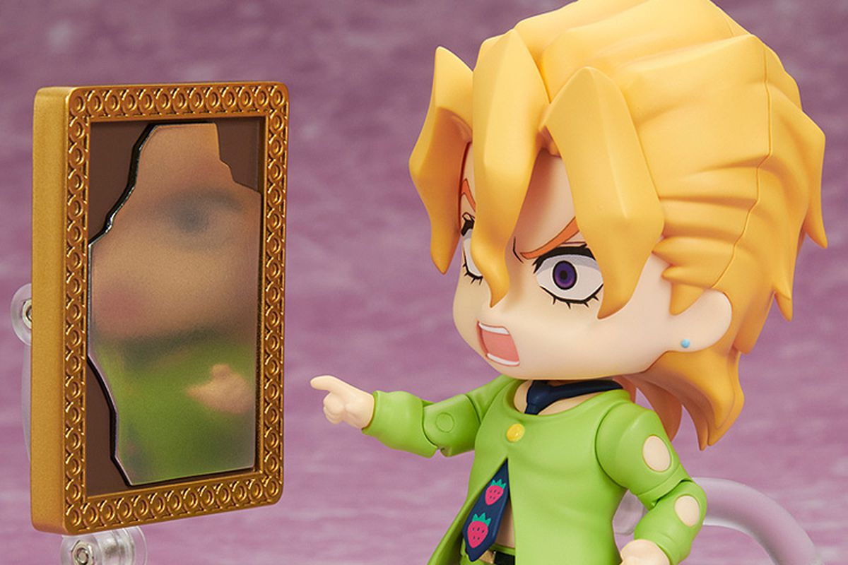a nendoroid figure staring in the mirror
