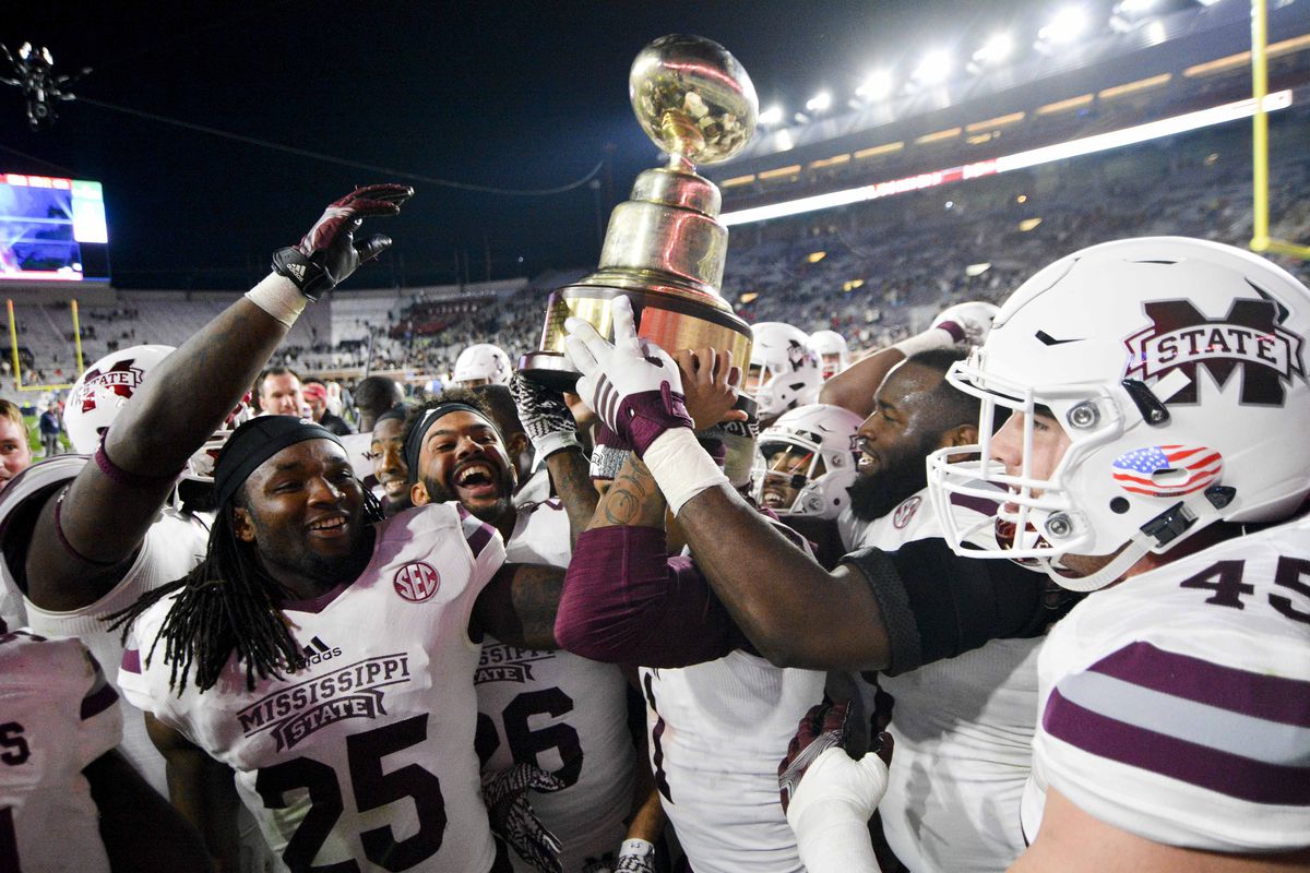NCAA Football: Mississippi State at Mississippi