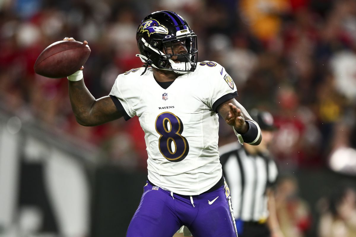 TAMPA, FL - OCTOBER 27: Lamar Jackson #8 of the Baltimore Ravens throws a pass during the second quarter of an NFL football game against the Tampa Bay Buccaneers at Raymond James Stadium on October 27, 2022 in Tampa, Florida.