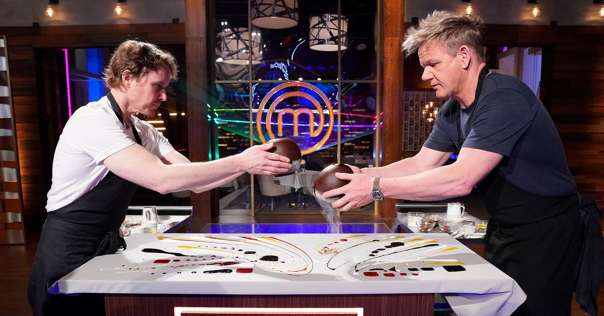 Gordon Ramsay Dares Chicago to Eat Hot Dogs With Ketchup at His Upcoming Restaurant