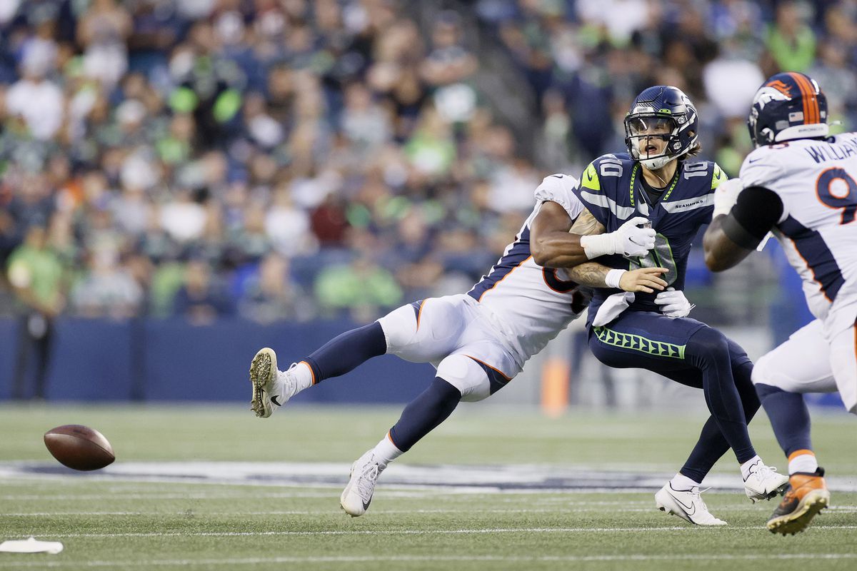 Few bright spots, several injuries in Seahawks' 30-3 preseason loss to the  Broncos - Field Gulls