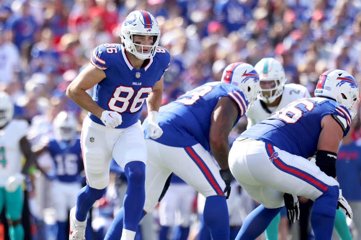 ORCHARD PARK, NEW YORK - OCTOBER 01: Dalton Kincaid #86 of the Buffalo Bills lines up during the first quarter against the Miami Dolphins at Highmark Stadium on October 01, 2023 in Orchard Park, New York.