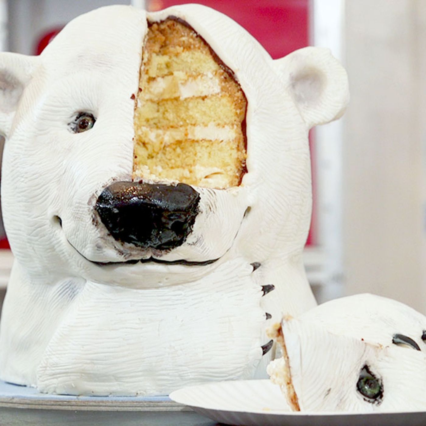 Watch: An NYC Baker Creates One Very Realistic Polar Bear Cake - Eater