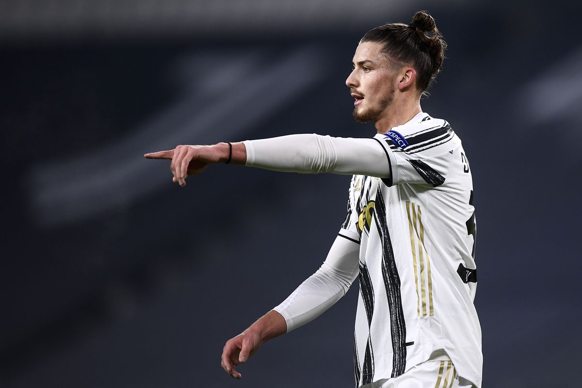 Radu Dragusin of Juventus FC gestures during the UEFA...