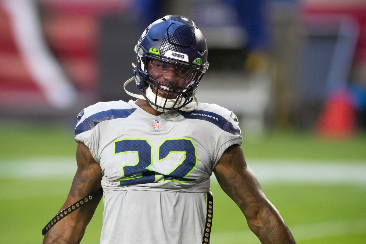 Seattle Seahawks running back Chris Carson (32) prior to the game against the Arizona Cardinals at State Farm Stadium.