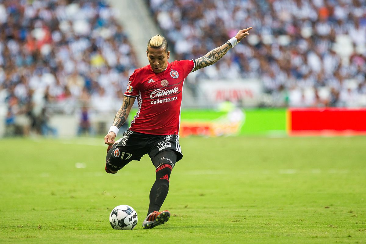Tijuana’s Dayro Moreno winds up for a shot against Monterrey. Xolos and Rayados drew 0-0.