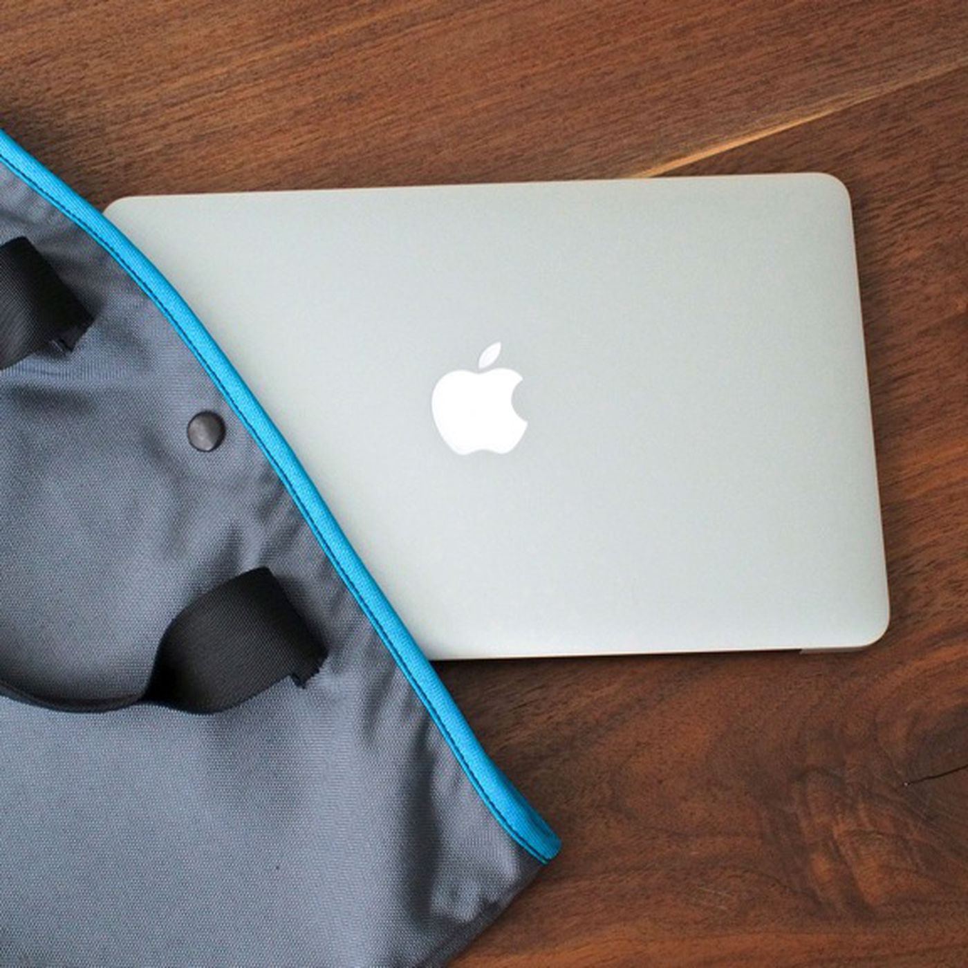 11 Inch Macbook Air Review Living With Apple S Smallest Laptop The Verge