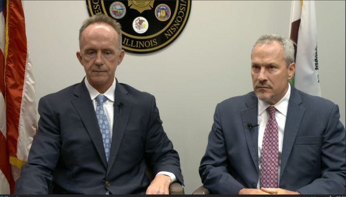 Brian McKnight (left), special agent in charge in Chicago, and Matthew Donahue, the DEA’s regional director for North America and Central America. I Maria de la Guardia / Sun-Times