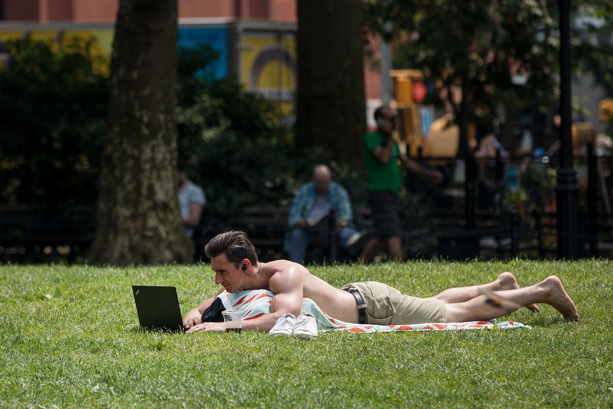 New Yorkers Seek Relief From First Summer Heat Wave