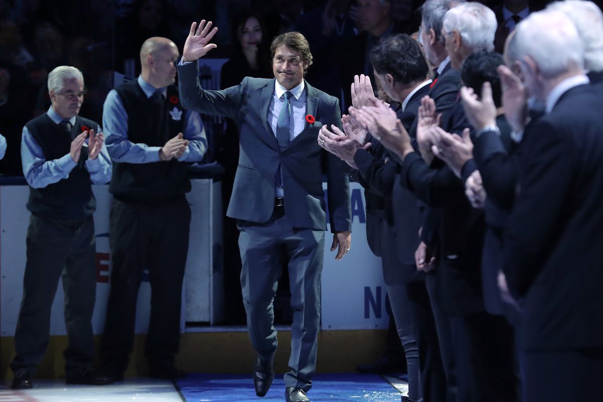 Nov 10, 2017; Toronto, Ontario, CAN; Teemu Selanne acknowledges the applause as he is introduced before his induction into the Hockey Hall of Fame before the Boston Bruins Hockey Hall of Fame Game against the Toronto Maple Leafs at Air Canada Centre. The Maple Leafs beat the Bruins 3-2 in overtime.
