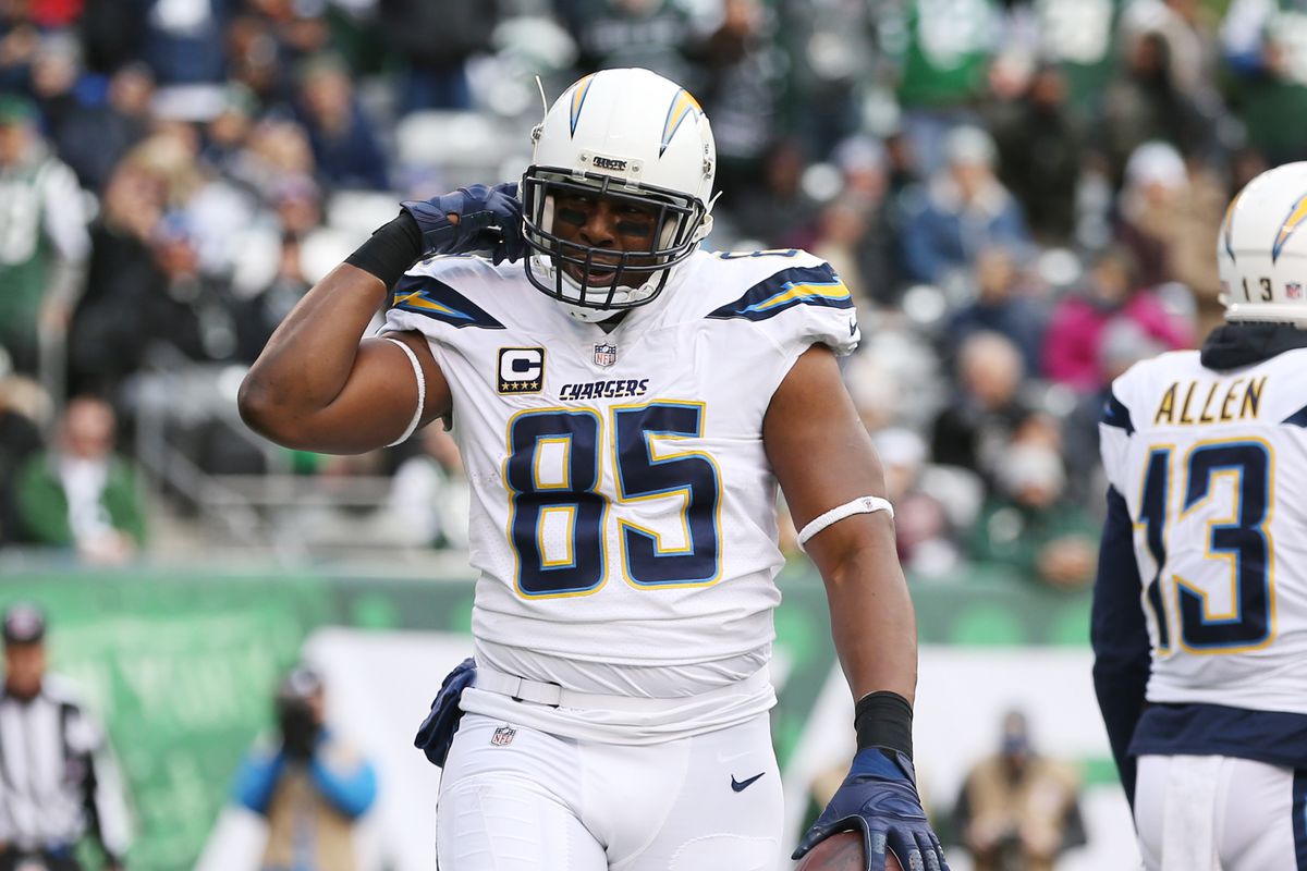 Chargers Waive G Donavon Clark - Bolts From The Blue