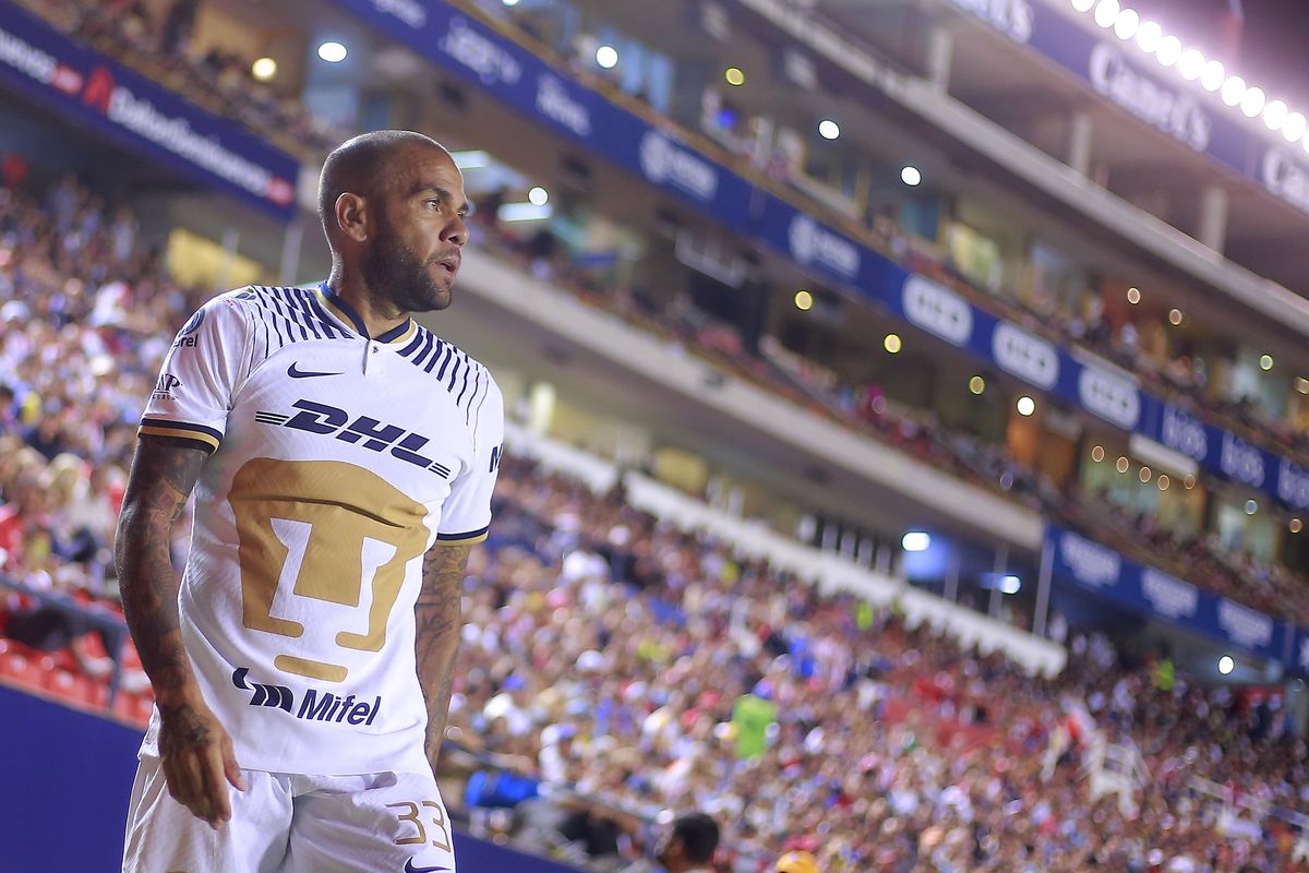 Dani Alves of Pumas looks on during the 9th round match between Atletico San Luis and Pumas UNAM as part of the Torneo Apertura 2022 Liga MX at Estadio Alfonso Lastras on August 18, 2022 in San Luis Potosi, Mexico.