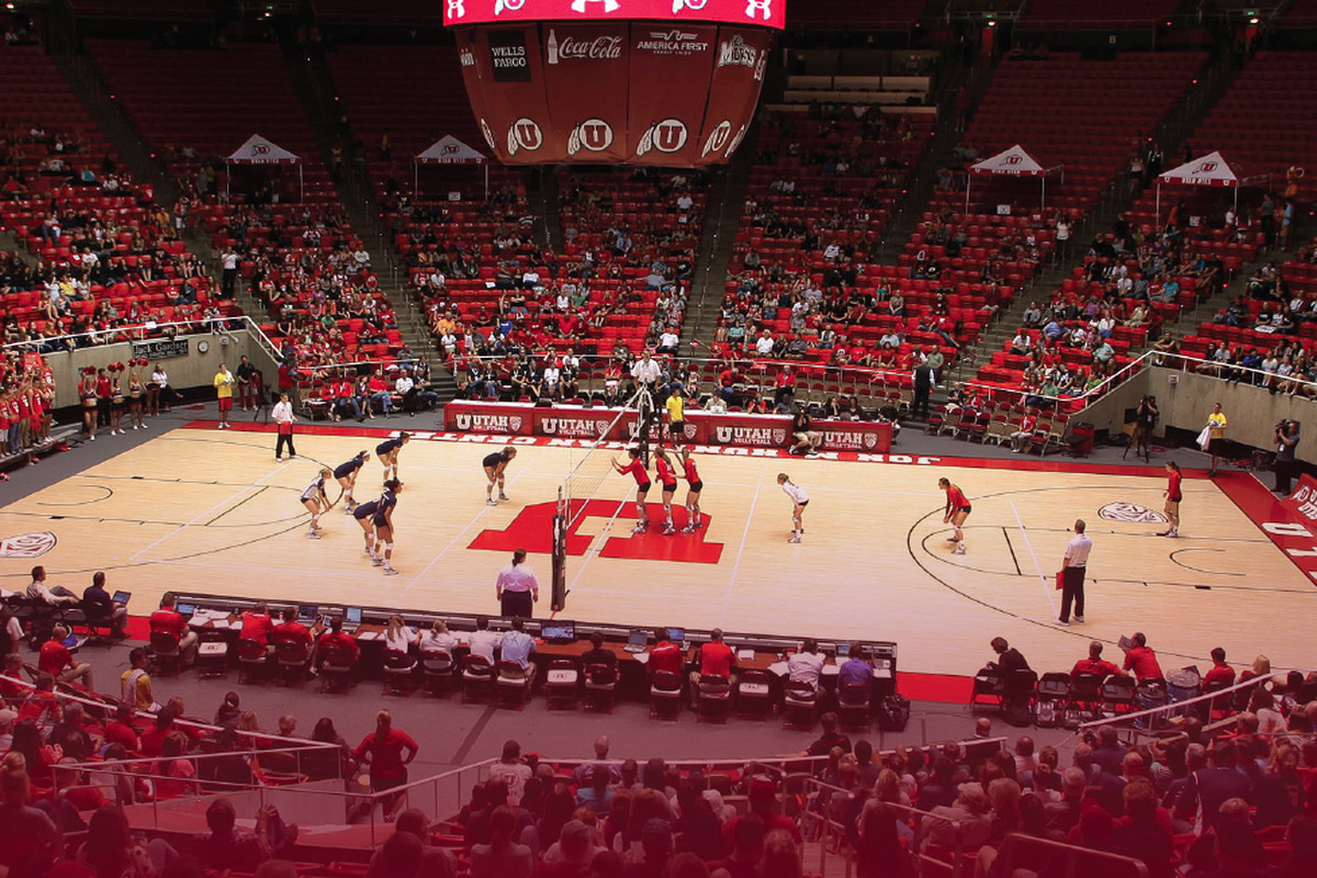 The University of Utah volleyball team dropped Washington State to continue their current three-match winning streak.