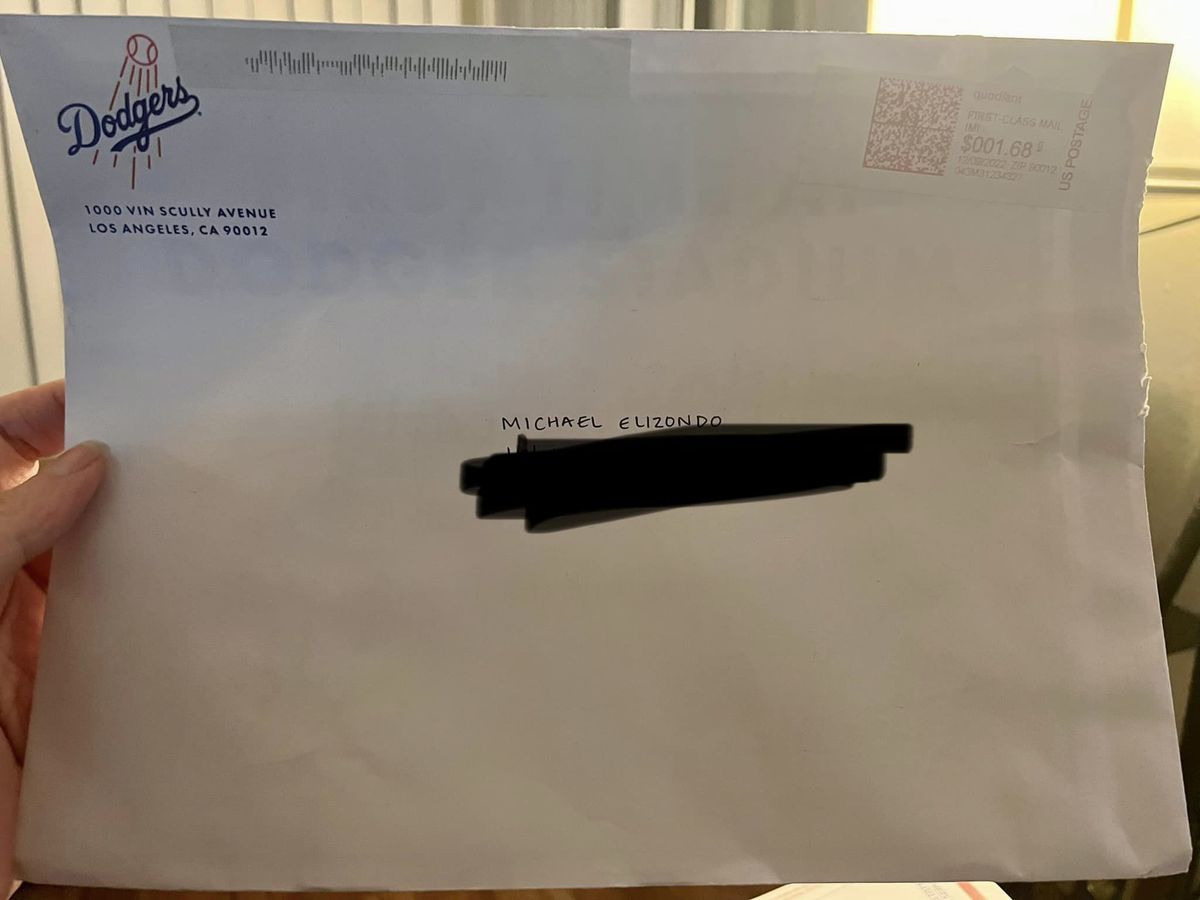 Who doesn’t like getting mail from the Dodgers? (No, you don’t get to know where I live.)