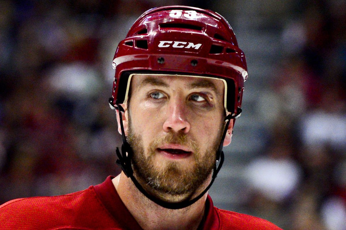 Morris is one of six Phoenix Coyotes players becoming unrestricted free-agents at the end of the 2013-2014 season.