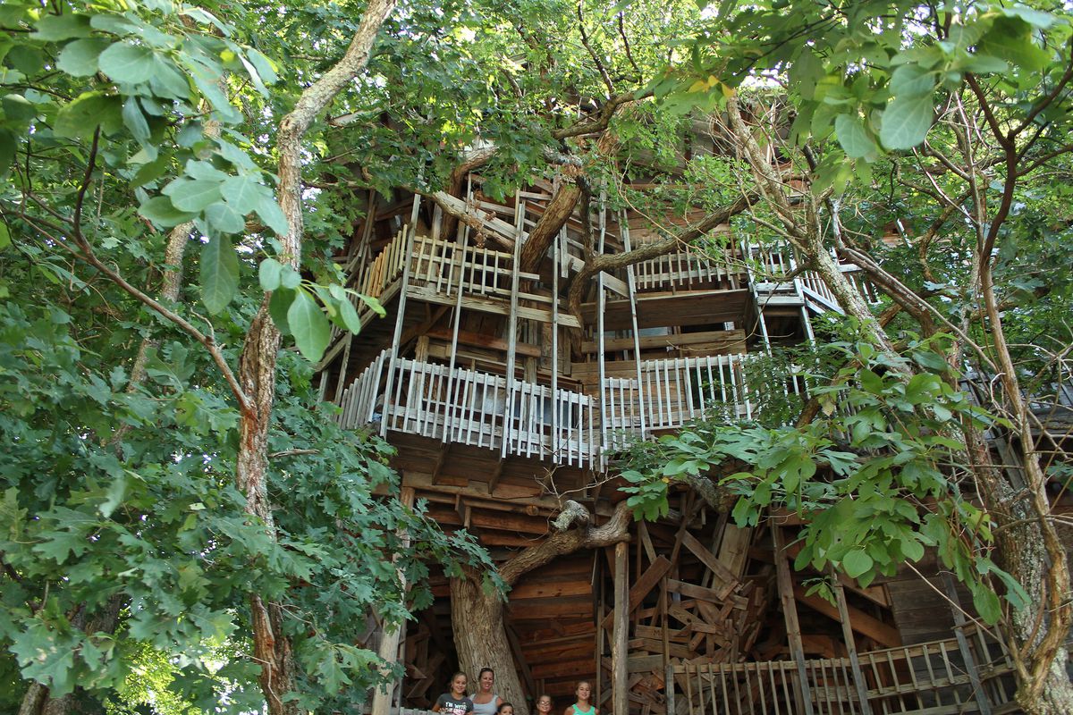 Treehouse in Crossville, Tennessee