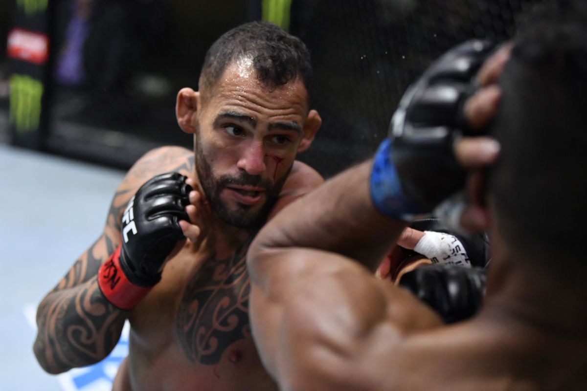 Santiago Ponzinibbio and Miguel Baeza waged absolute war at UFC Vegas 28
