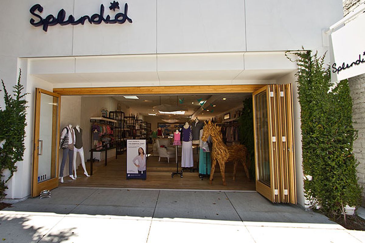 Image of Robertson Blvd boutique <a href="http://www.robertsonboulevard-shop.com/Stores/Splendid.html">via</a>