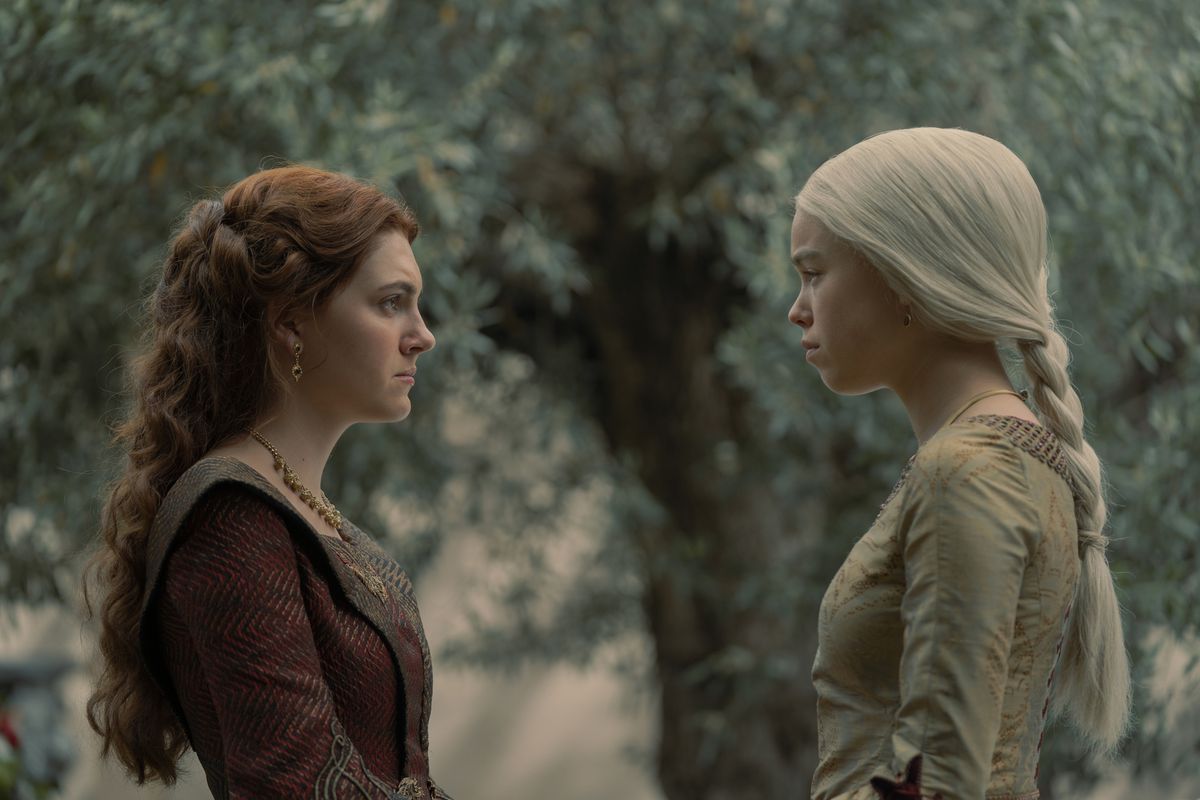 Alicent and Rhaenyra confront each other in the garden. It’s very tense. 