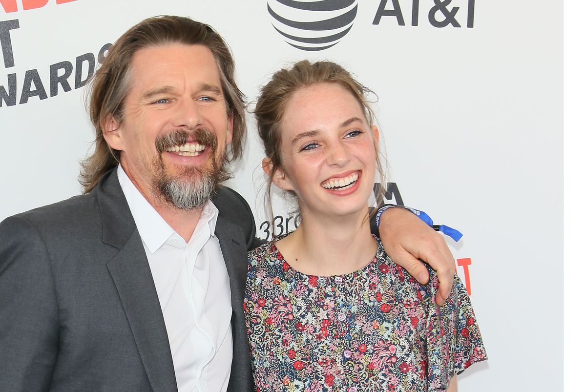 Actors Ethan Hawke and daughter Maya Hawke arrive for the 2018 Film Independent Spirit Awards in Santa Monica, California, on March 3, 2018. | Jean-Baptiste LaCroix/AFP/Getty Images