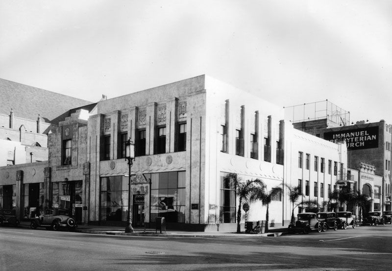 Art deco store of furriers&nbsp;Willard&nbsp;H.&nbsp;George&nbsp;Co. at 3330 Wilshire Boulevard, around the corner from Immanuel Presbyterian Church. Photograph dated 1/29/1931.&nbsp;