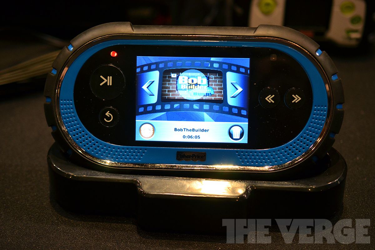 Gallery Photo: Fisher-Price Kid-Tough Portable DVR hands-on photos