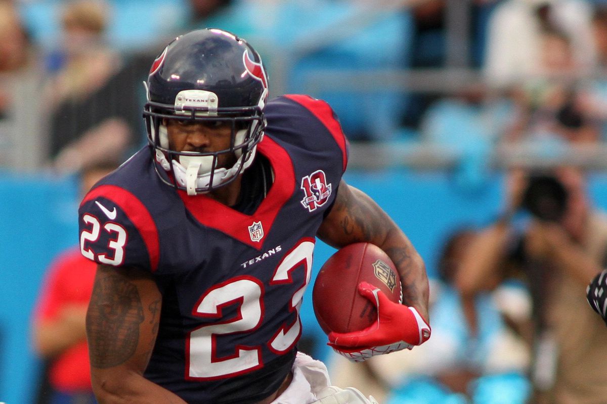 Arian Foster looks to penetrate another stoic Chicago defense