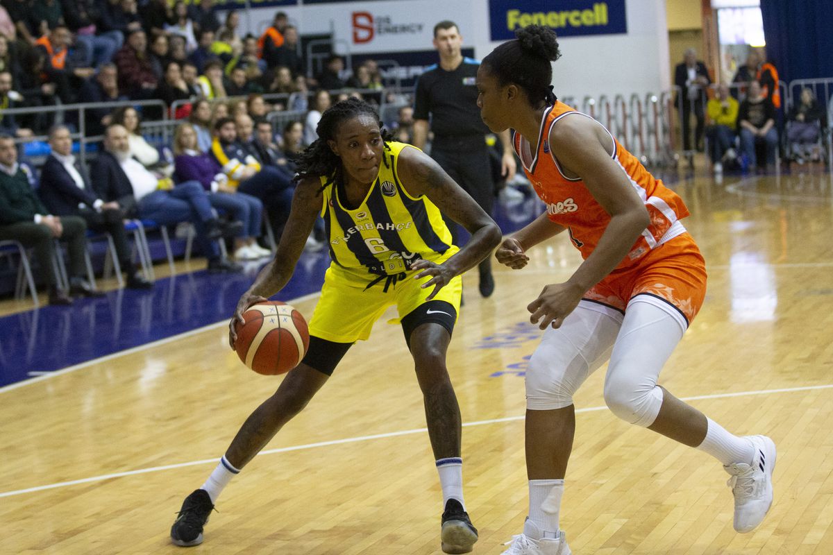 Fenerbahce Alagoz Holding v Tango Bourges Basket - FIBA EuroLeague Women