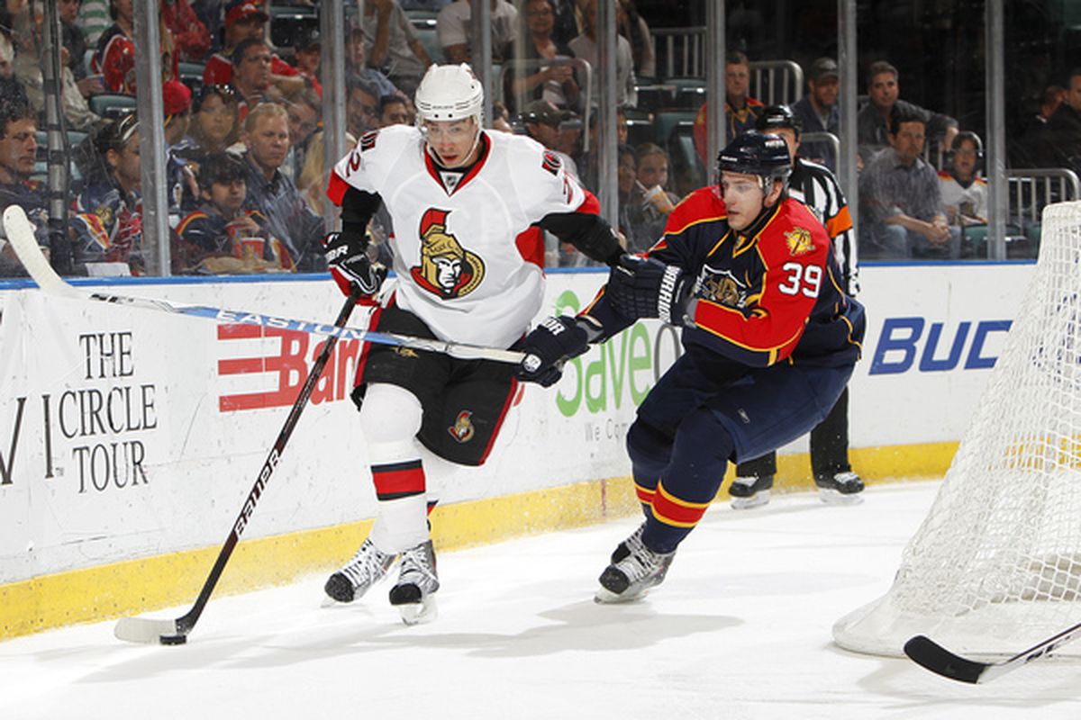 The Ottawa Senators traded Chris Kelly to the Boston Bruins for a second-round draft pick late Tuesday night.