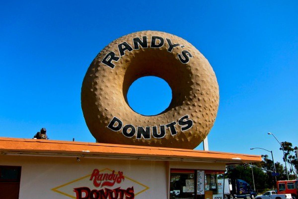 Randy's Donuts, Inglewood. 