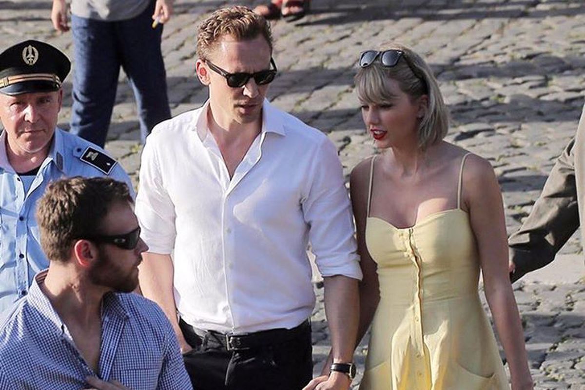 Taylor Swift and Tom Hiddleston on vacation in Rome.