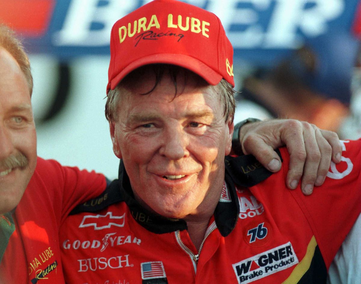 Dick Trickle commits suicide