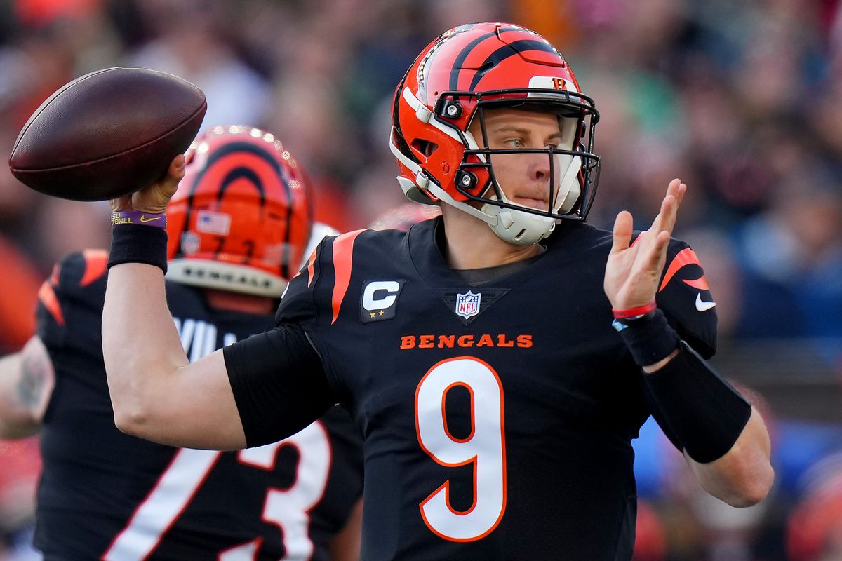 Joe Burrow (9) throws in the first quarter during a Week 13 NFL football game against the Los Angeles Chargers, Sunday, Dec. 5, 2021, at Paul Brown Stadium in Cincinnati. Los Angeles Chargers At Cincinnati Bengals Dec 5