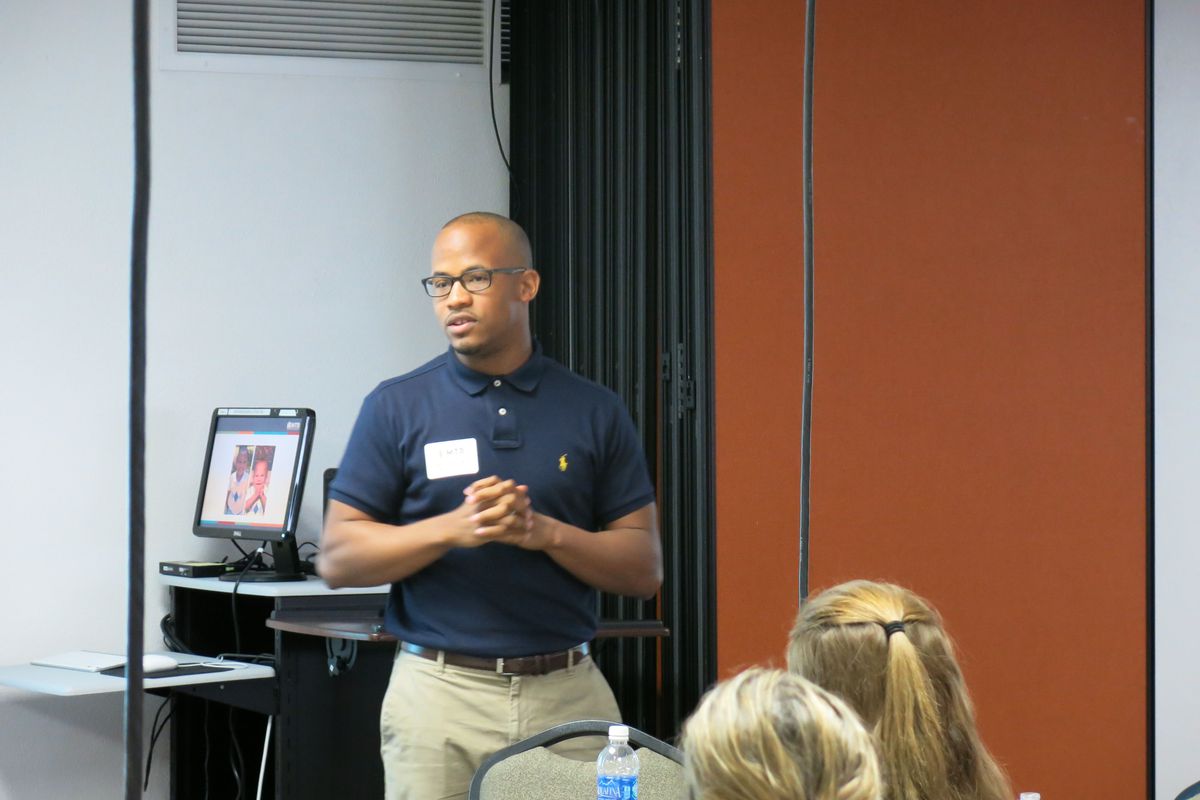 Memphis Teacher Resident Dee Gregory shares his first year experiences of the four-year program during MTR's inaugural Talk luncheon, which will cover various topics on a monthly basis in the spring and fall.