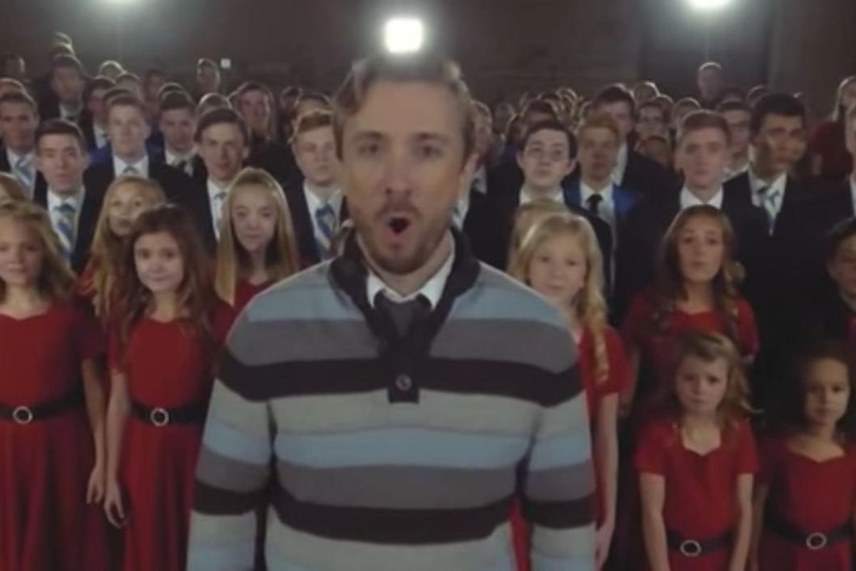 Peter Hollens and friends sing "Carol of the Bells."