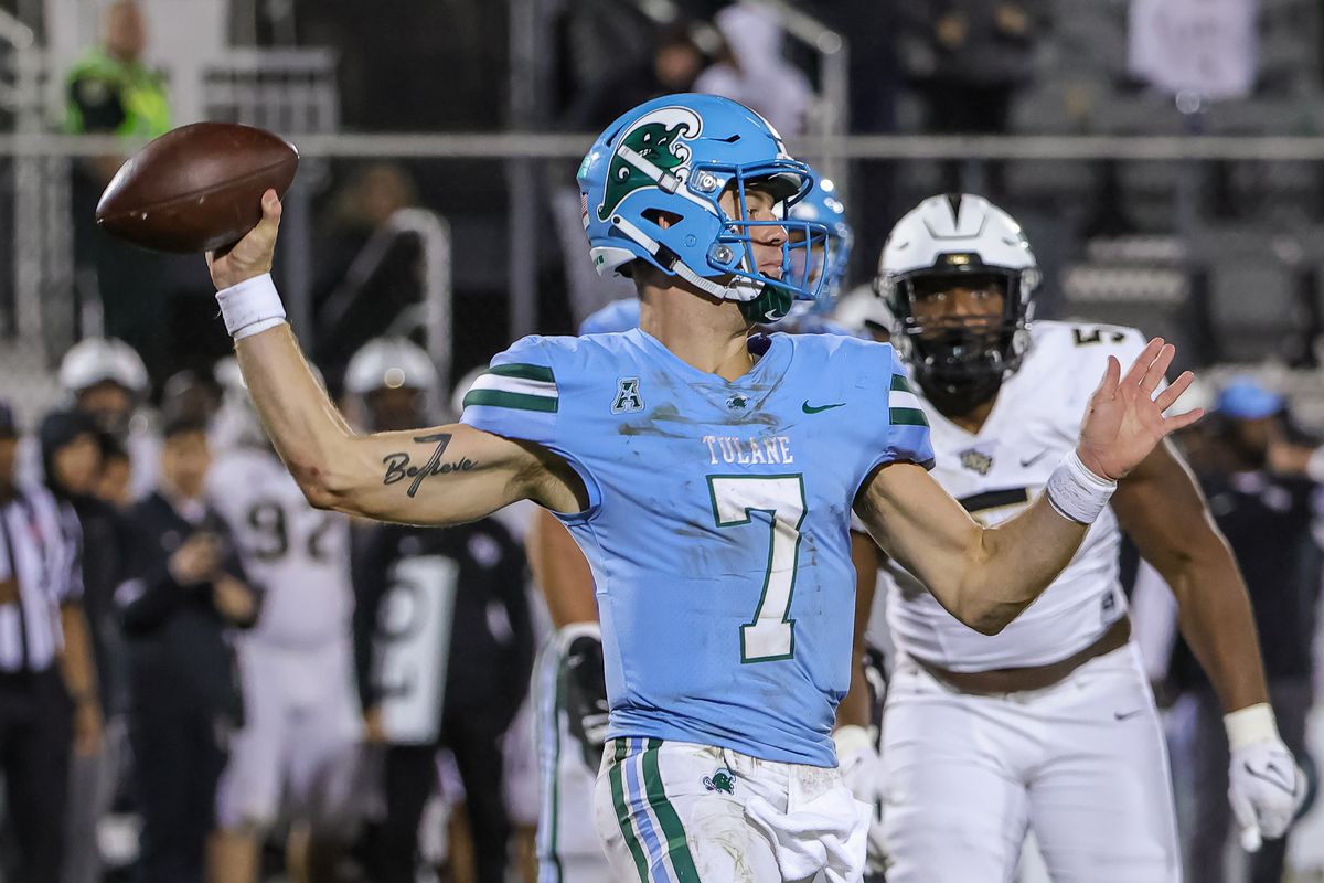 Say whatever else you want about Tulane, but the Angry Wave is a great logo and that uni is some sweet drip.