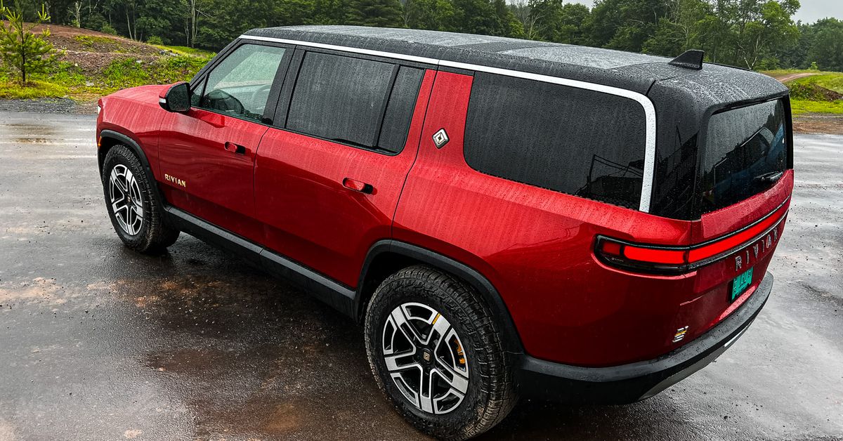 driving-the-rivian-r1s-in-semi-responsible-fashion