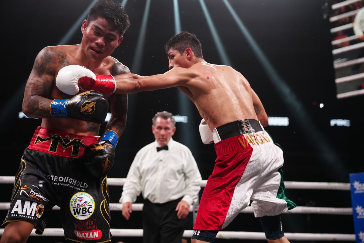 Rey Vargas is now a two-division champion after beating Mark Magsayo