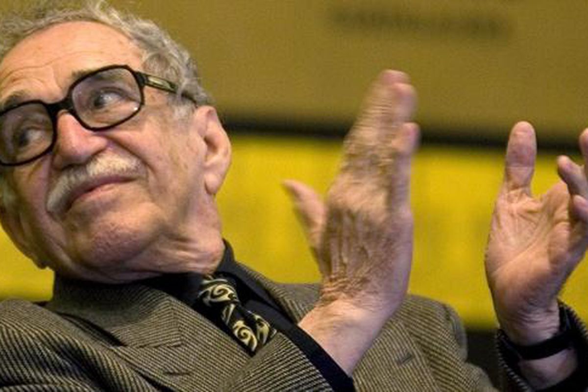 Gabriel Garcia Marquez claps during a celebration for Mexican writer Carlos Fuentes' 80th birthday in Mexico City, on November 17, 2008.