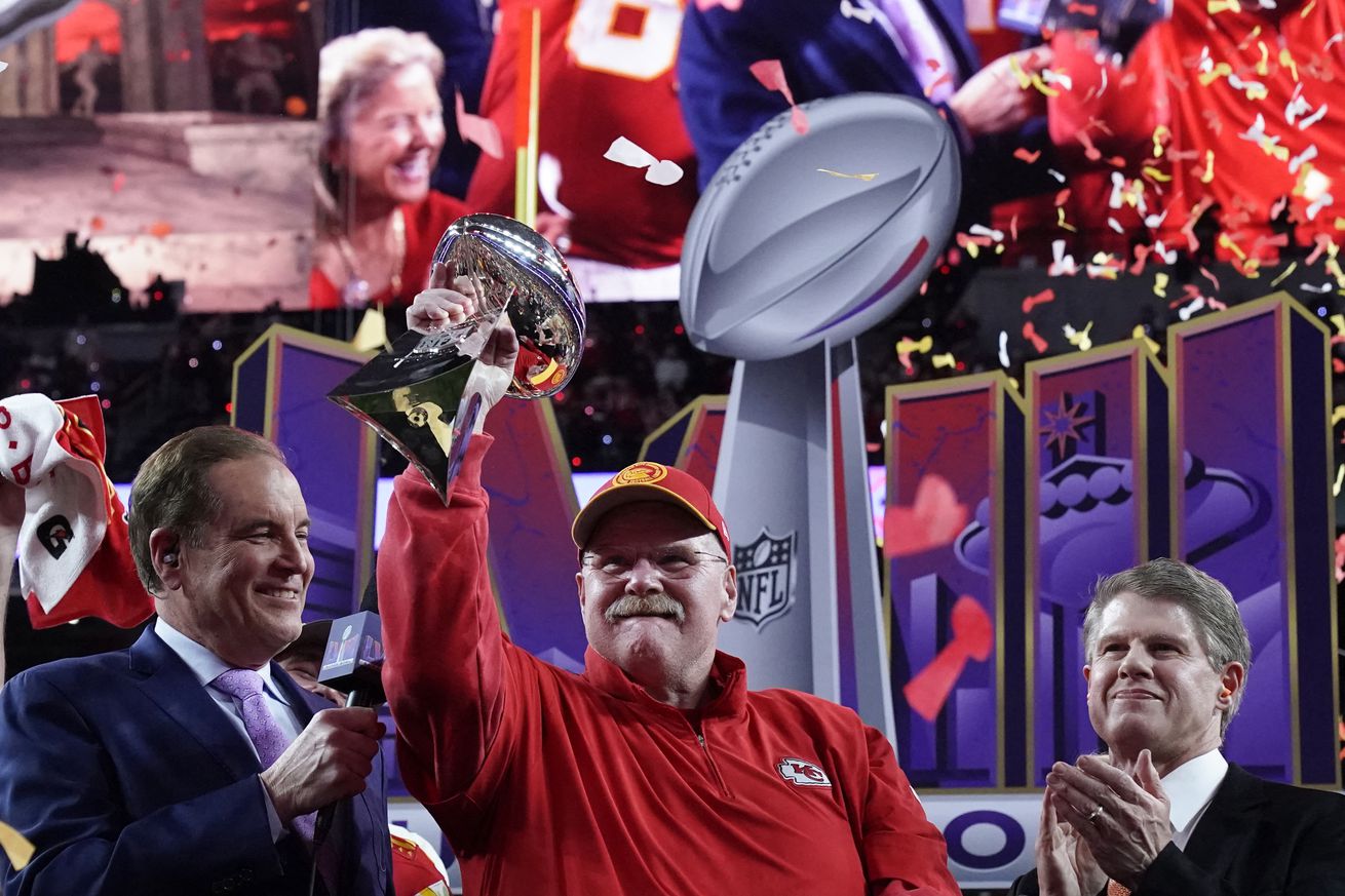 Clark Hunt says he expects Andy Reid back for a 2024 three-peat attempt