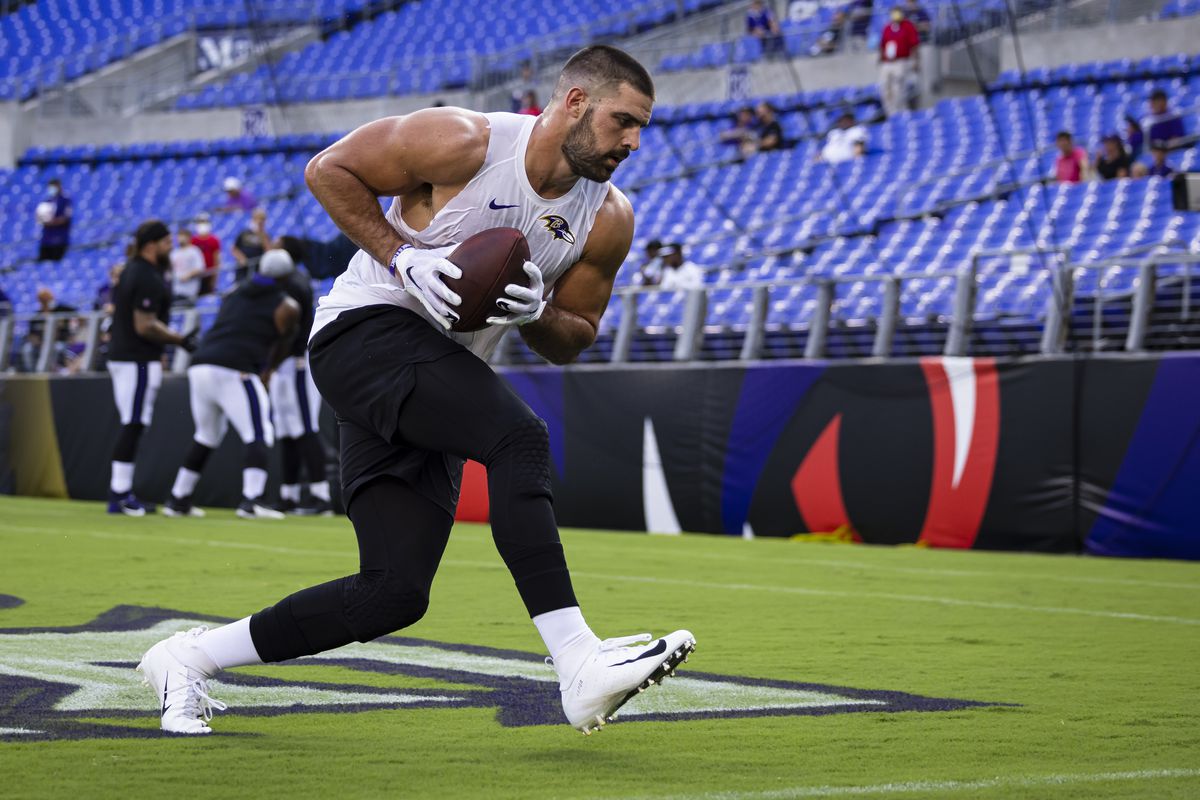 Mark Andrews #89 of the Baltimore Ravens warms up before the preseason game against the New Orleans Saints at M&amp;T Bank Stadium on August 14, 2021 in Baltimore, Maryland.