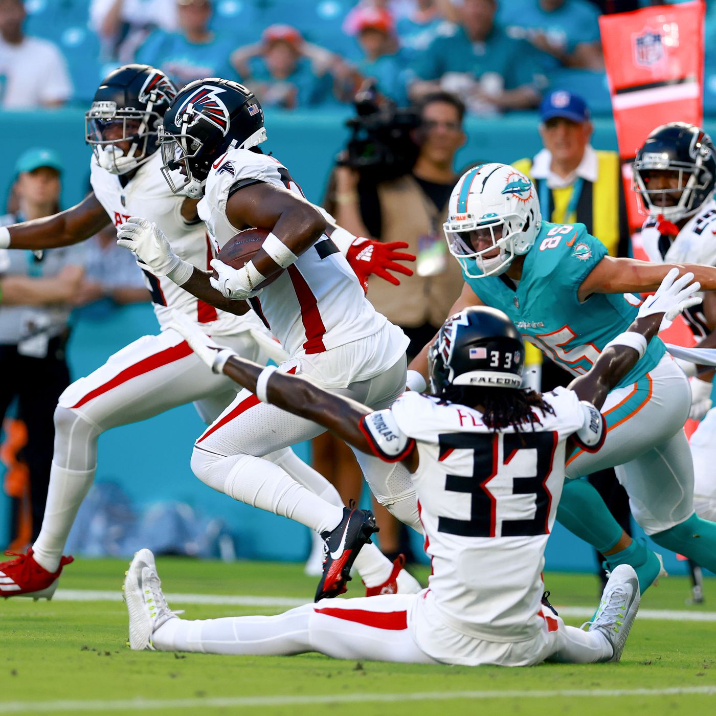 Falcons vs. Dolphins: A love/hate relationship - The Falcoholic