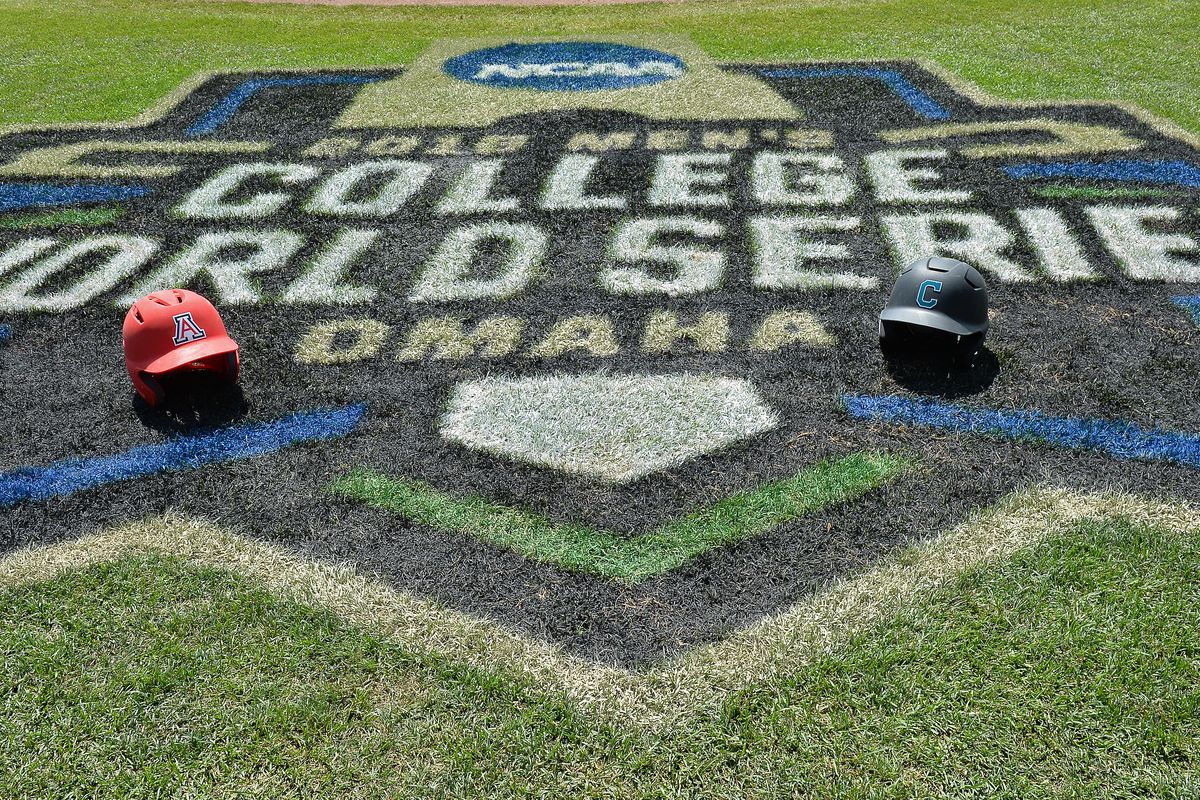 College World Series - Arizona v Coastal Carolina - Game Three