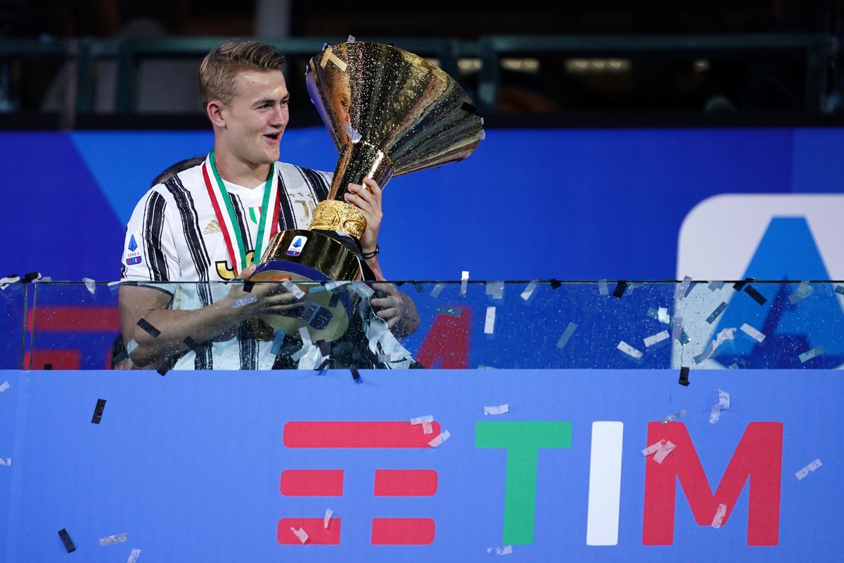 Matthijs de Ligt of Juventus FC celebrate after winning the...