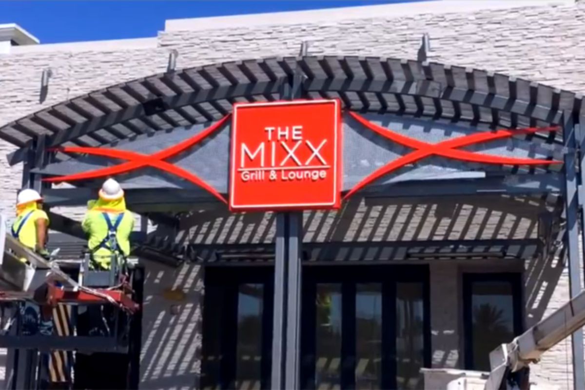  The Mixx Grill & Lounge