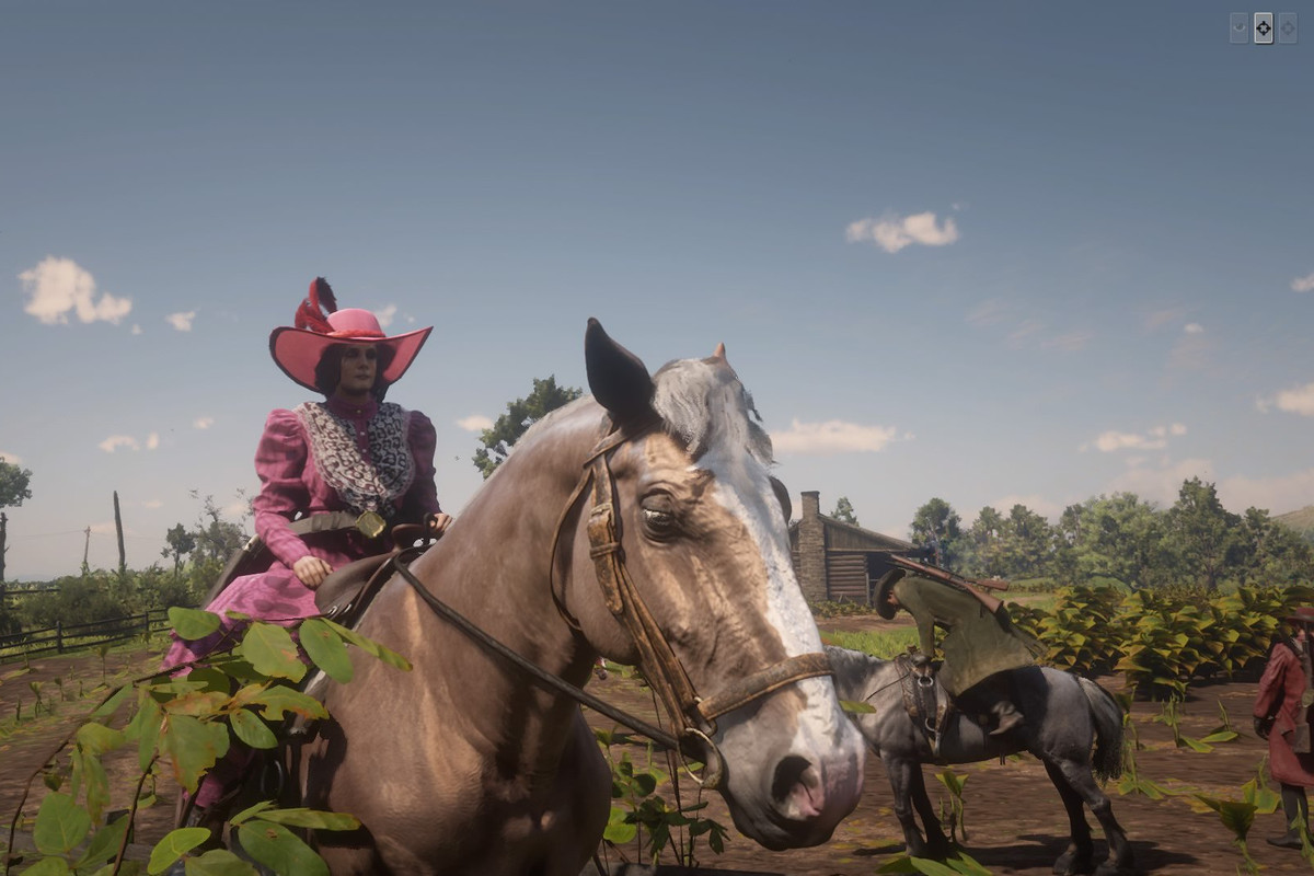 Red Dead Online - a woman sits on a large horse